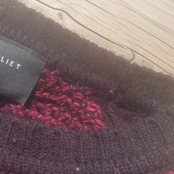 Sweater - Picture 9 of 9